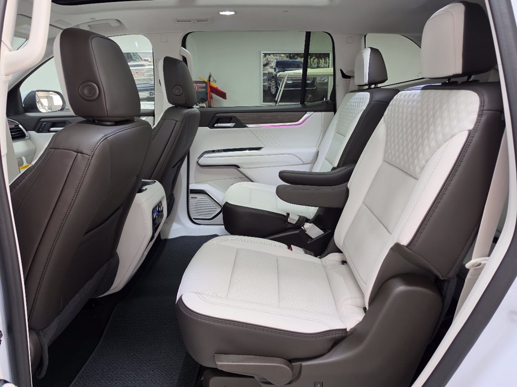 2027 GMC Acadia Denali - Photo 33