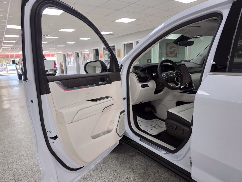 2027 GMC Acadia Denali - Photo 14