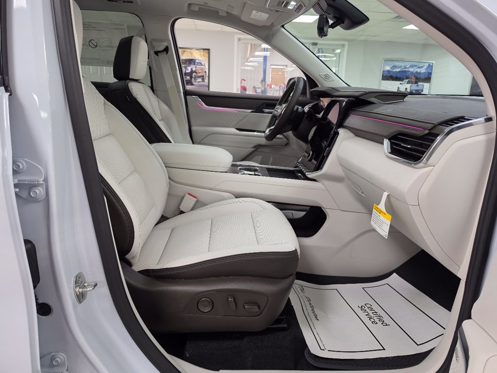 2027 GMC Acadia Denali - Photo 43