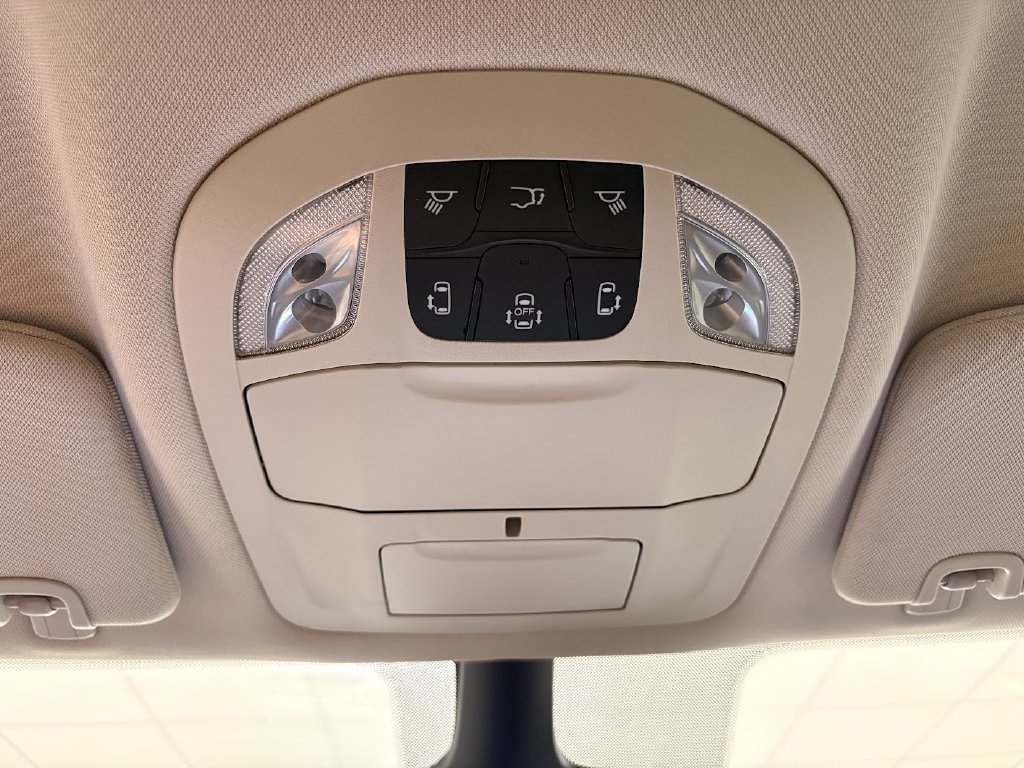 2024 Chrysler Pacifica Touring L - Photo 17