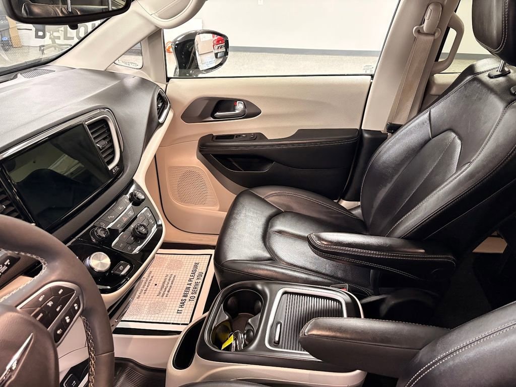 2024 Chrysler Pacifica Touring L - Photo 19