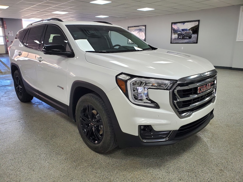 Used 2024 GMC Terrain AT4 SUV