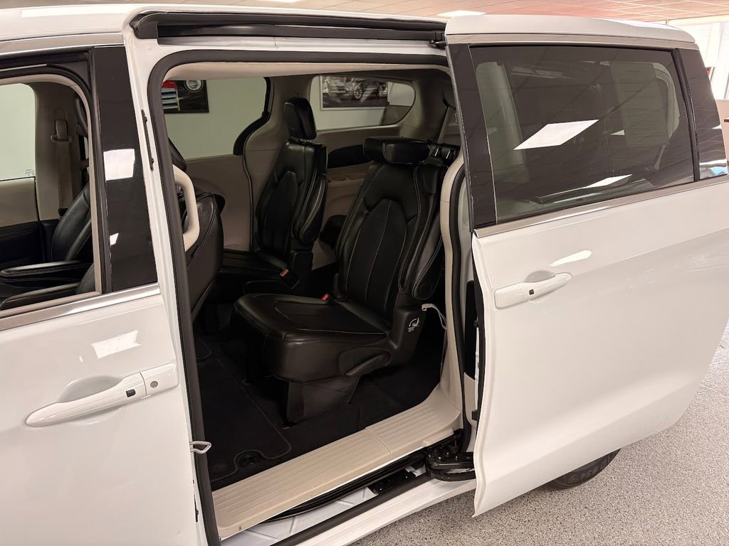 2024 Chrysler Pacifica Touring L - Photo 21