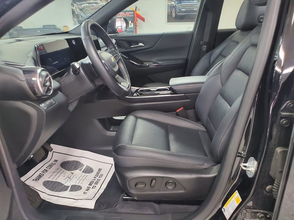 2025 Chevrolet Equinox LT - Photo 13