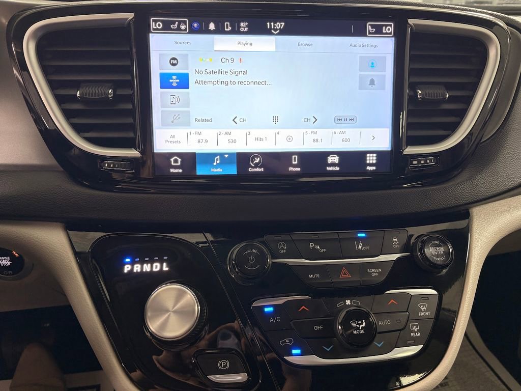 2024 Chrysler Pacifica Touring L - Photo 15