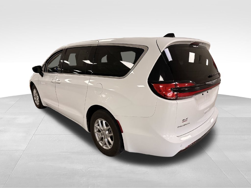 2024 Chrysler Pacifica Touring L - Photo 9