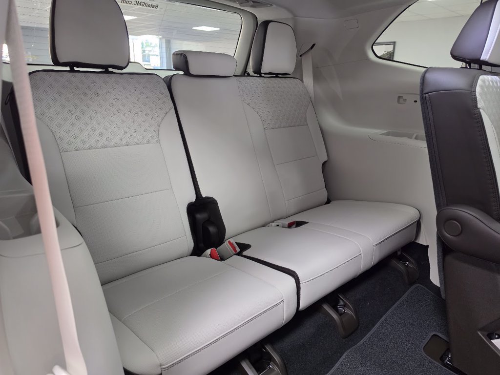 2027 GMC Acadia Denali - Photo 40