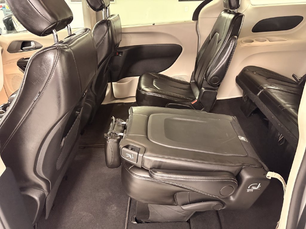2024 Chrysler Pacifica Touring L - Photo 22