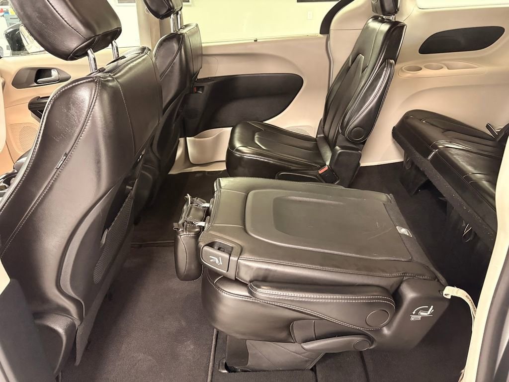 2024 Chrysler Pacifica Touring L - Photo 23