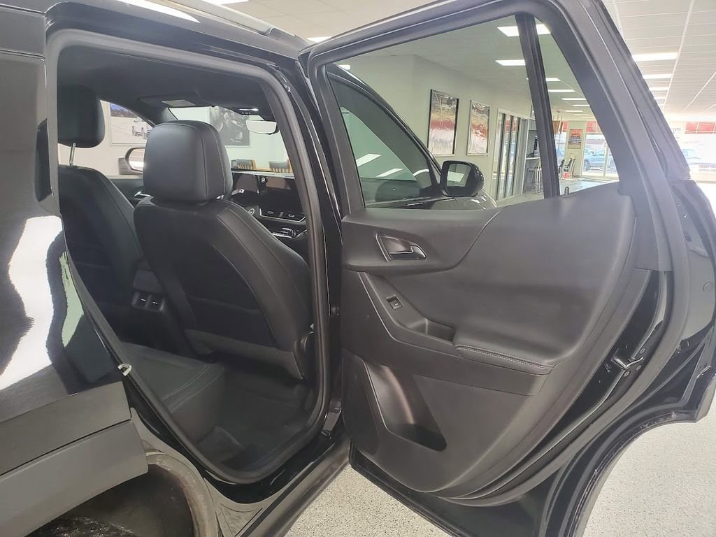 2025 Chevrolet Equinox LT - Photo 27