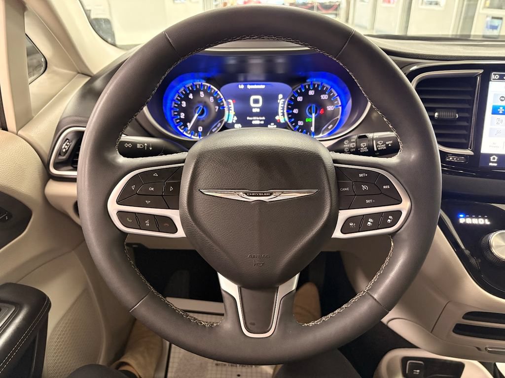 2024 Chrysler Pacifica Touring L - Photo 13