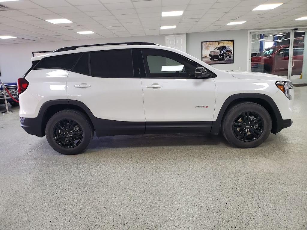 Used 2024 GMC Terrain AT4 SUV