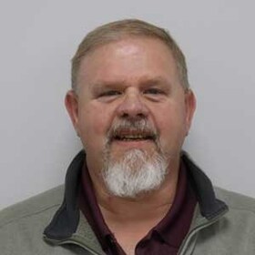 Staff member Ruby from ID_26ff21