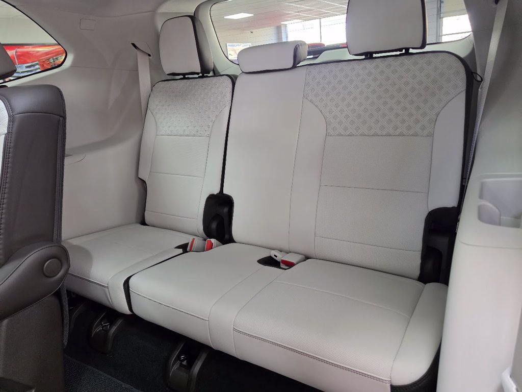 2027 GMC Acadia Denali - Photo 36