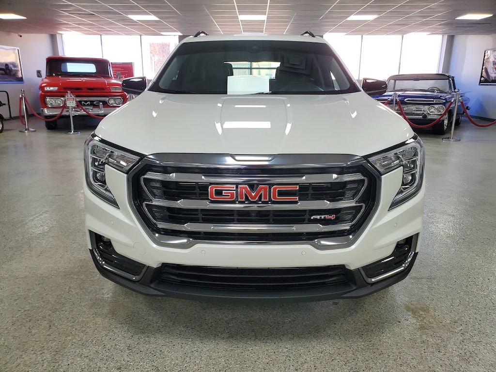 Used 2024 GMC Terrain AT4 SUV