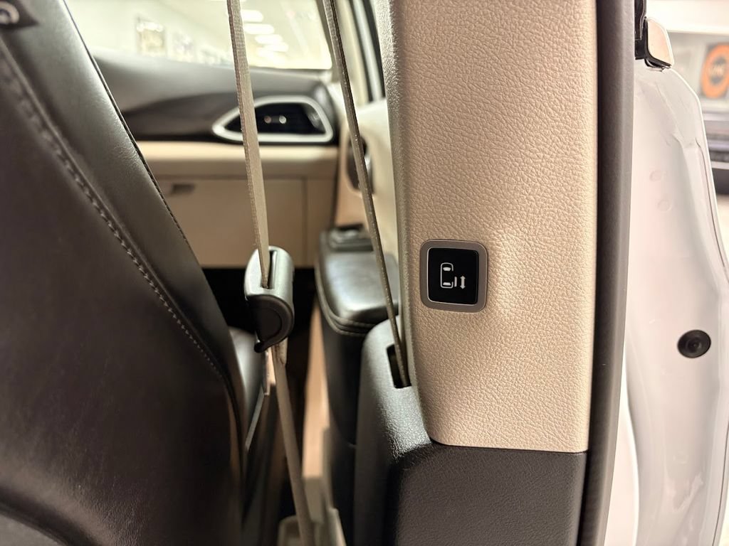 2024 Chrysler Pacifica Touring L - Photo 28