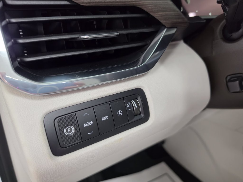 2027 GMC Acadia Denali - Photo 18
