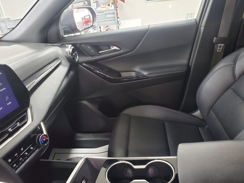 2025 Chevrolet Equinox LT - Photo 22