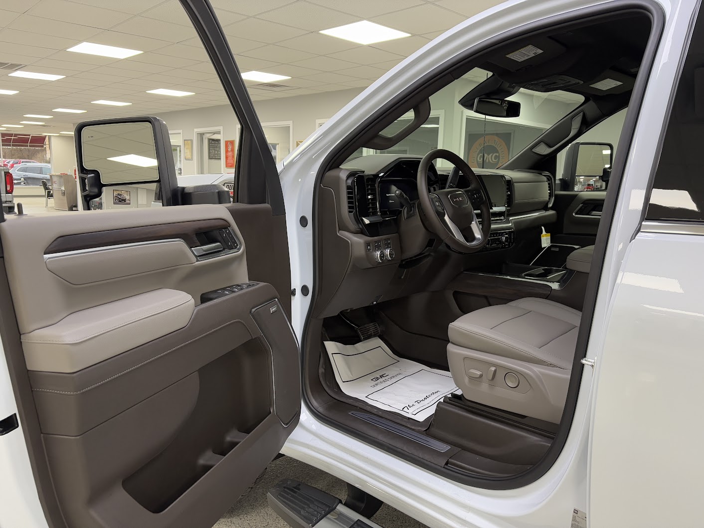 2026 GMC Sierra 2500HD SLT - Photo 11