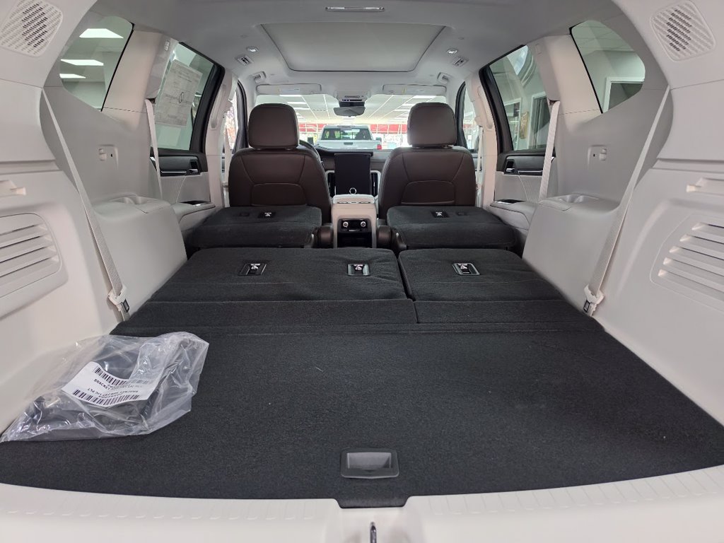 2027 GMC Acadia Denali - Photo 9