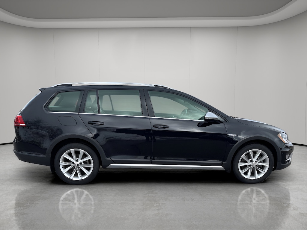 Used 2017 Volkswagen Golf Alltrack Wagon