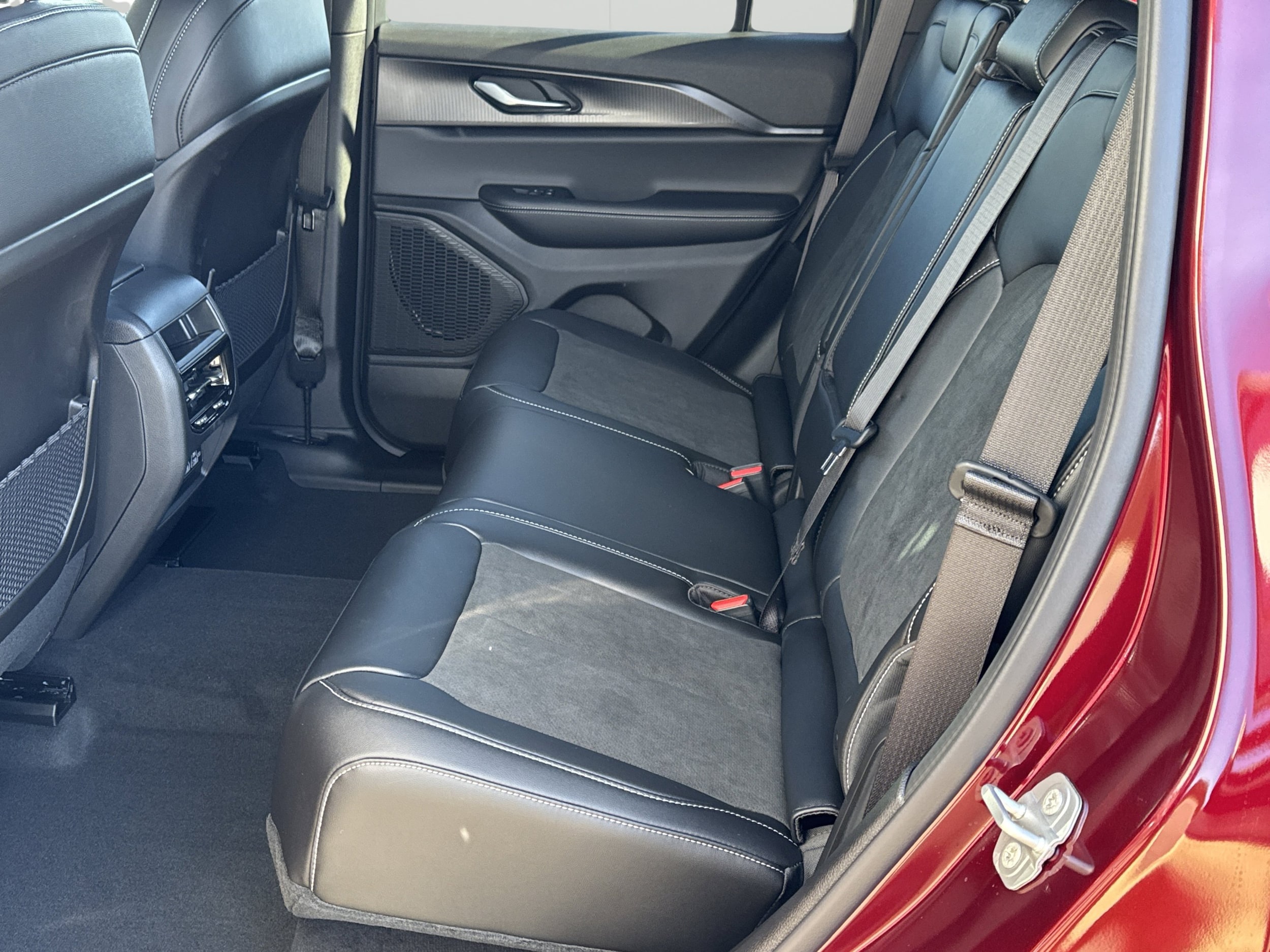 2025 Jeep Grand Cherokee Altitude - Photo 13