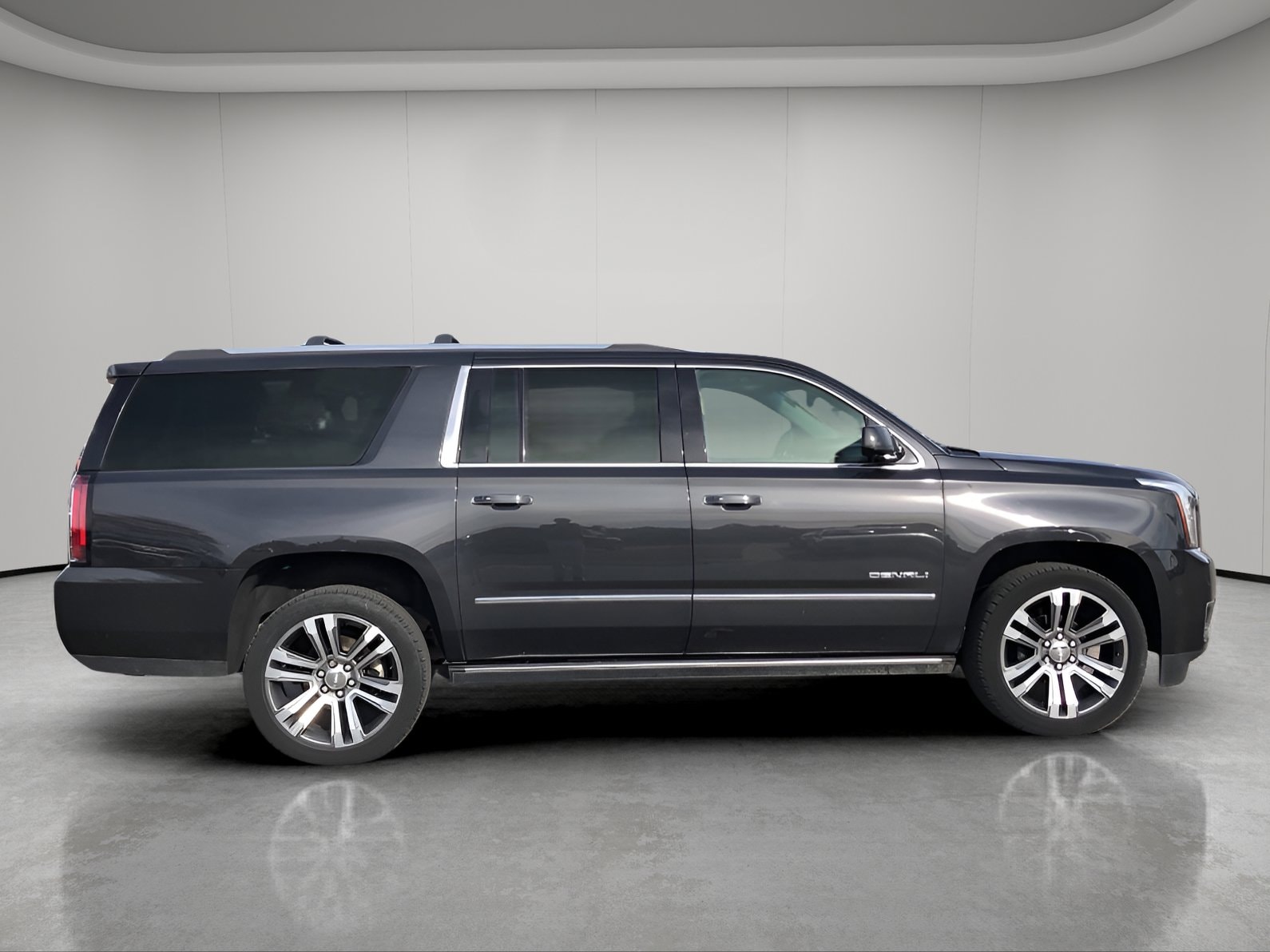Used 2020 GMC Yukon XL Denali with VIN 1GKS2HKJ6LR148004 for sale in Bemidji, Minnesota