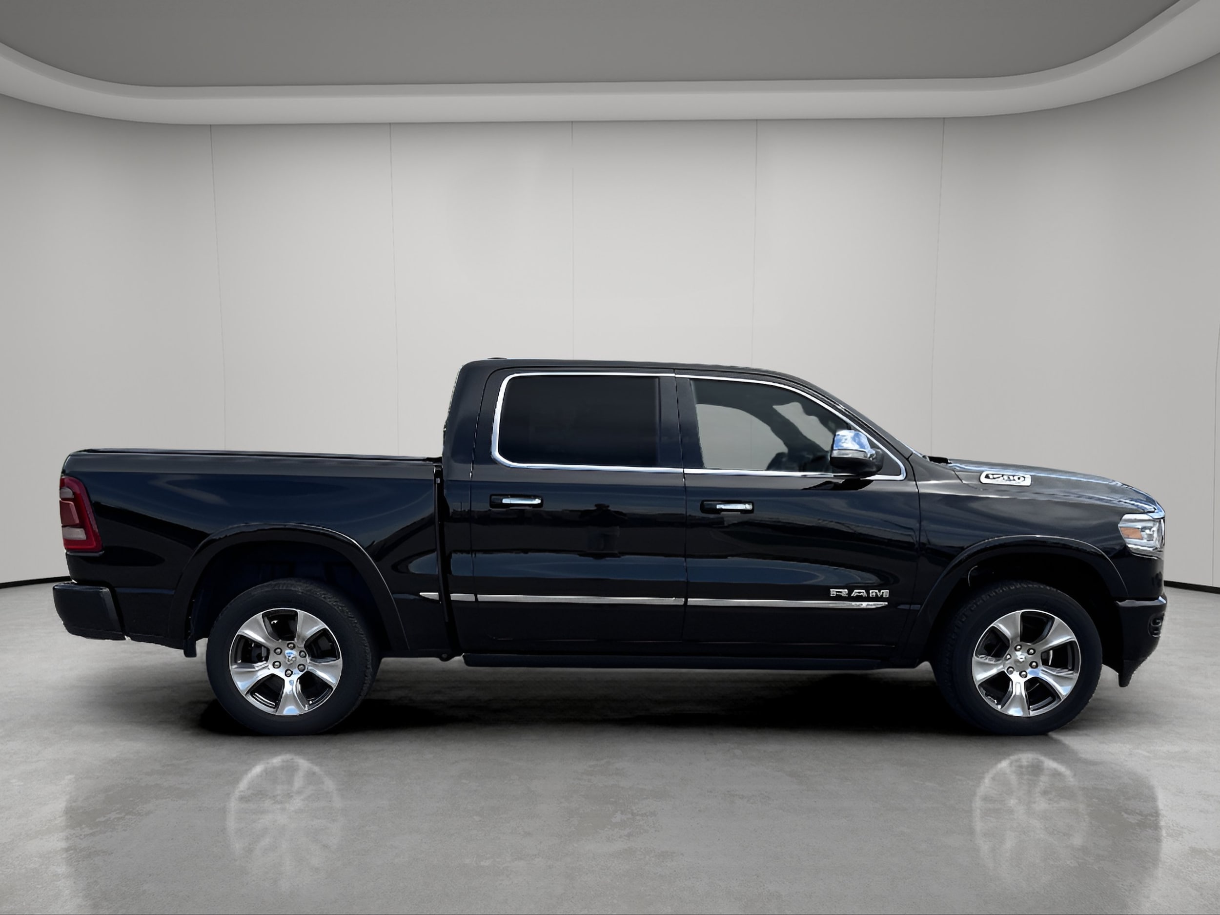 Used 2019 RAM Ram 1500 Pickup Limited with VIN 1C6SRFHT5KN524659 for sale in Bemidji, Minnesota