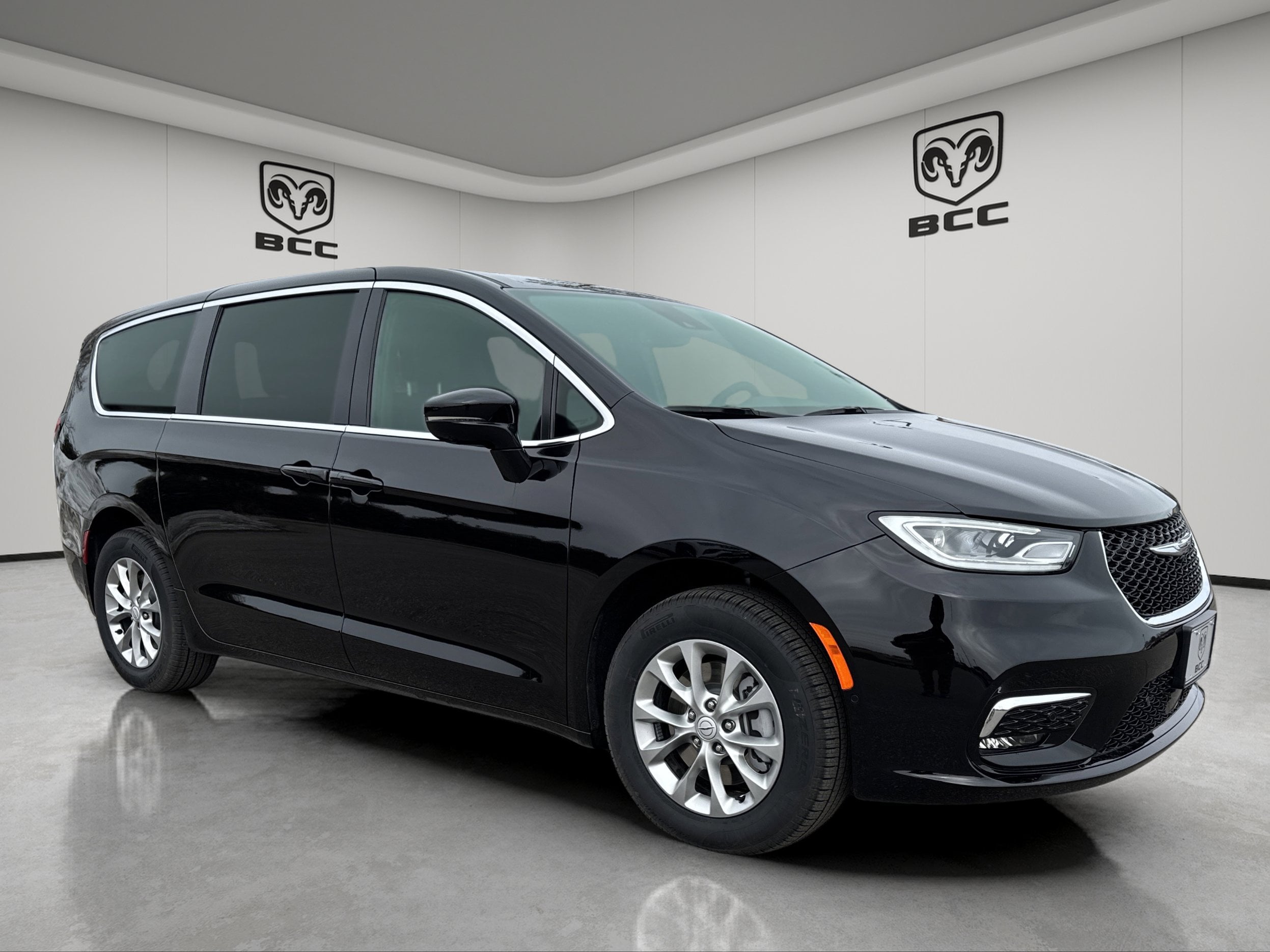 2026 Chrysler Pacifica Select AWD's photo