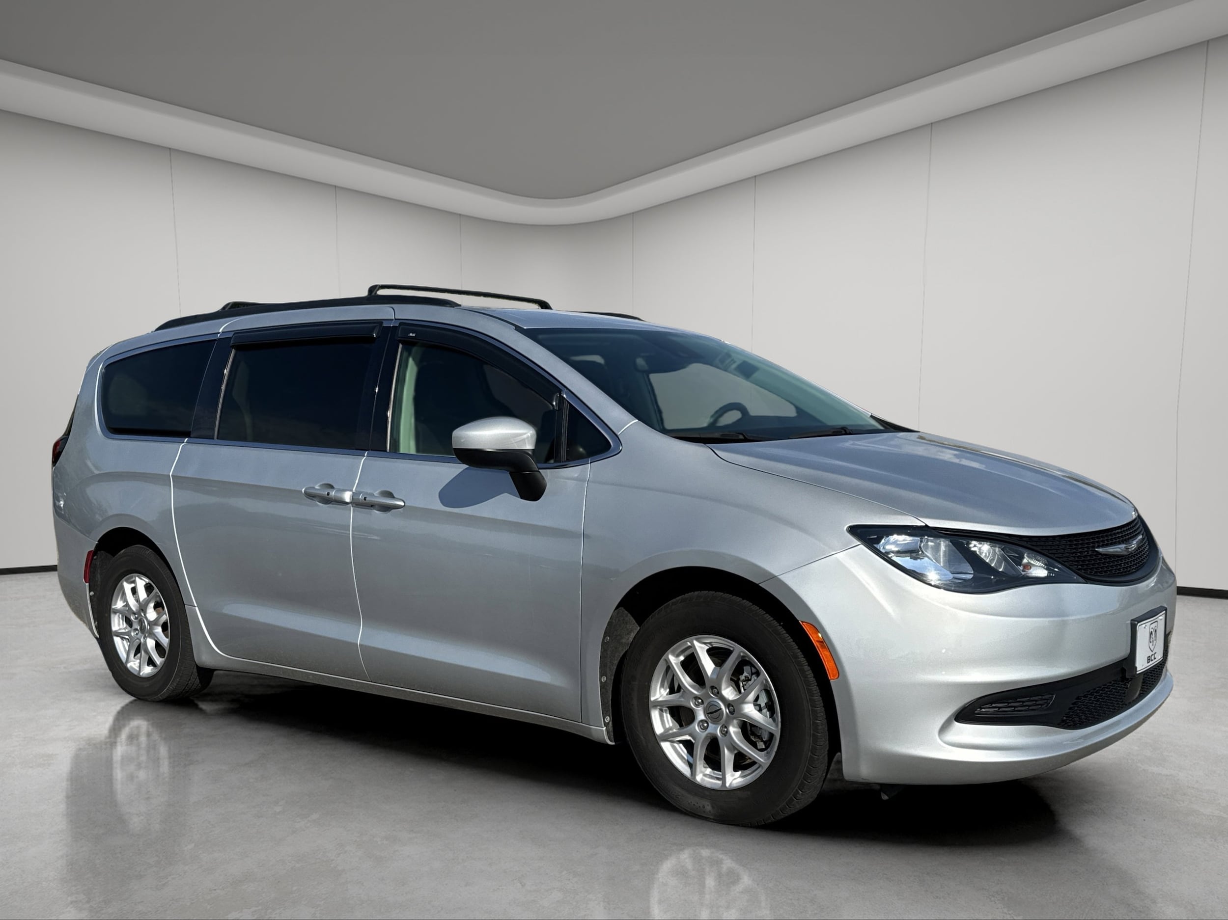 2023 Chrysler Voyager Van's photo