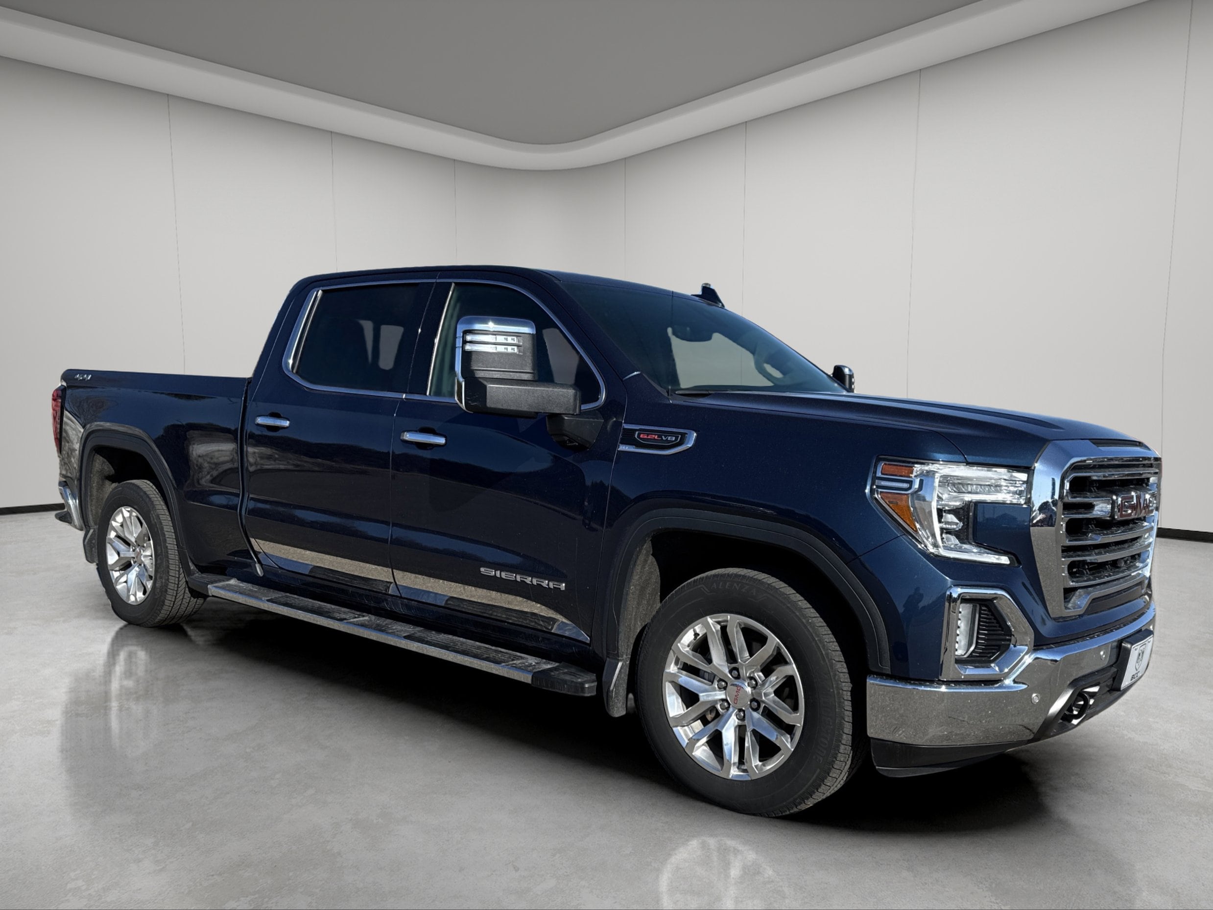2021 GMC Sierra 4WD Crew Cab Short Box SLT's photo
