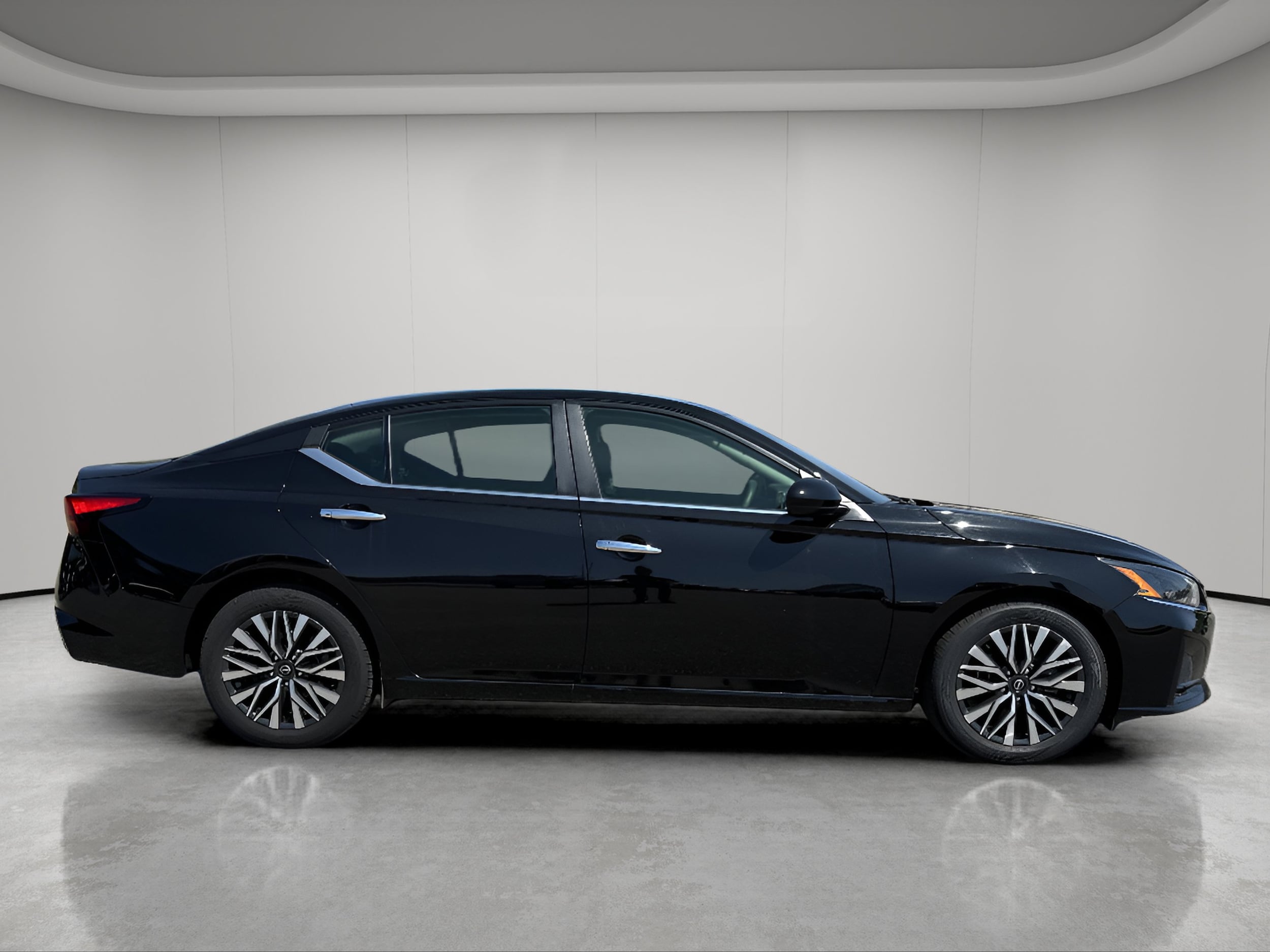 Used 2023 Nissan Altima SV with VIN 1N4BL4DV1PN311324 for sale in Bemidji, Minnesota