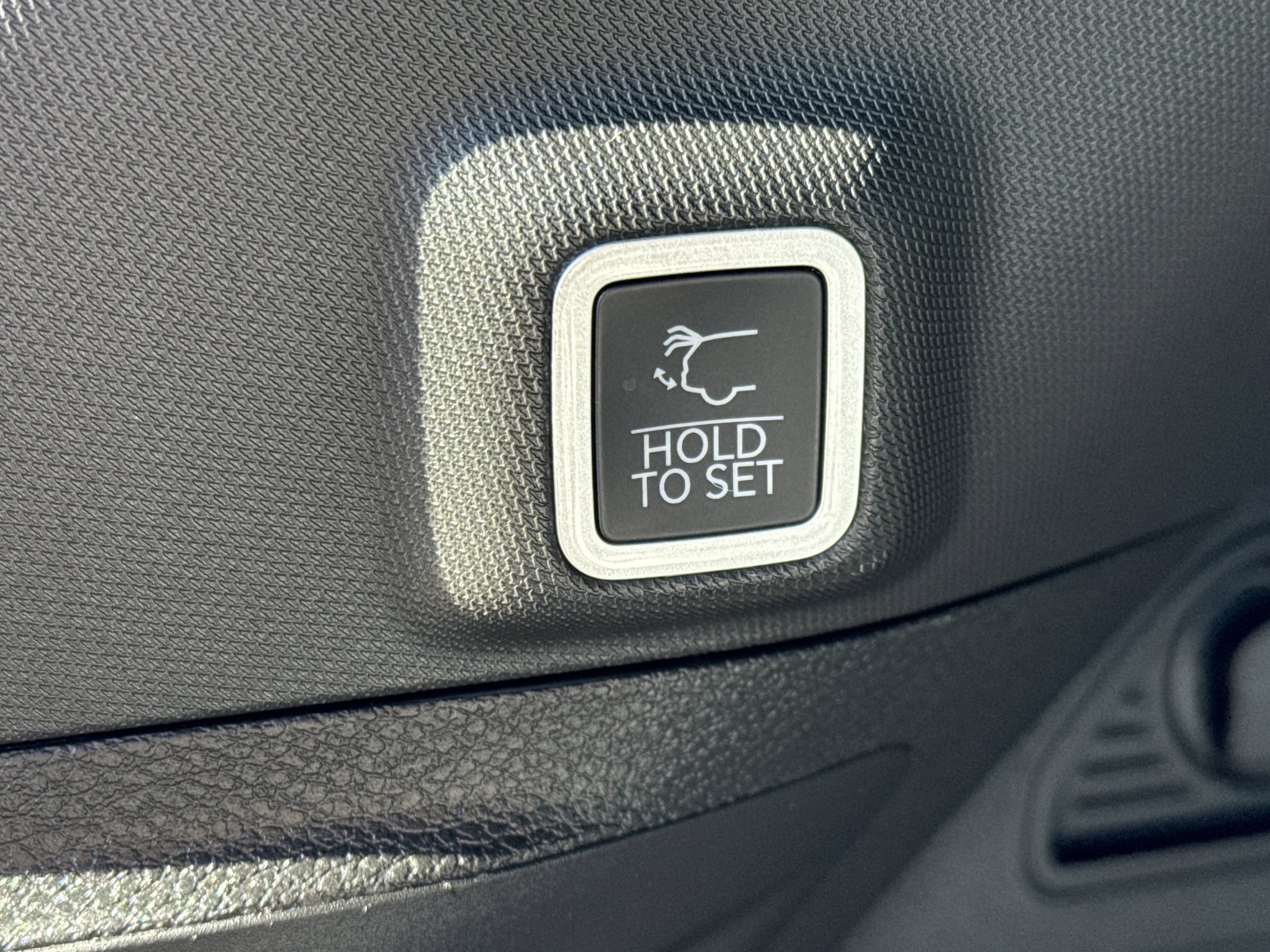 2025 Jeep Grand Cherokee Altitude - Photo 17