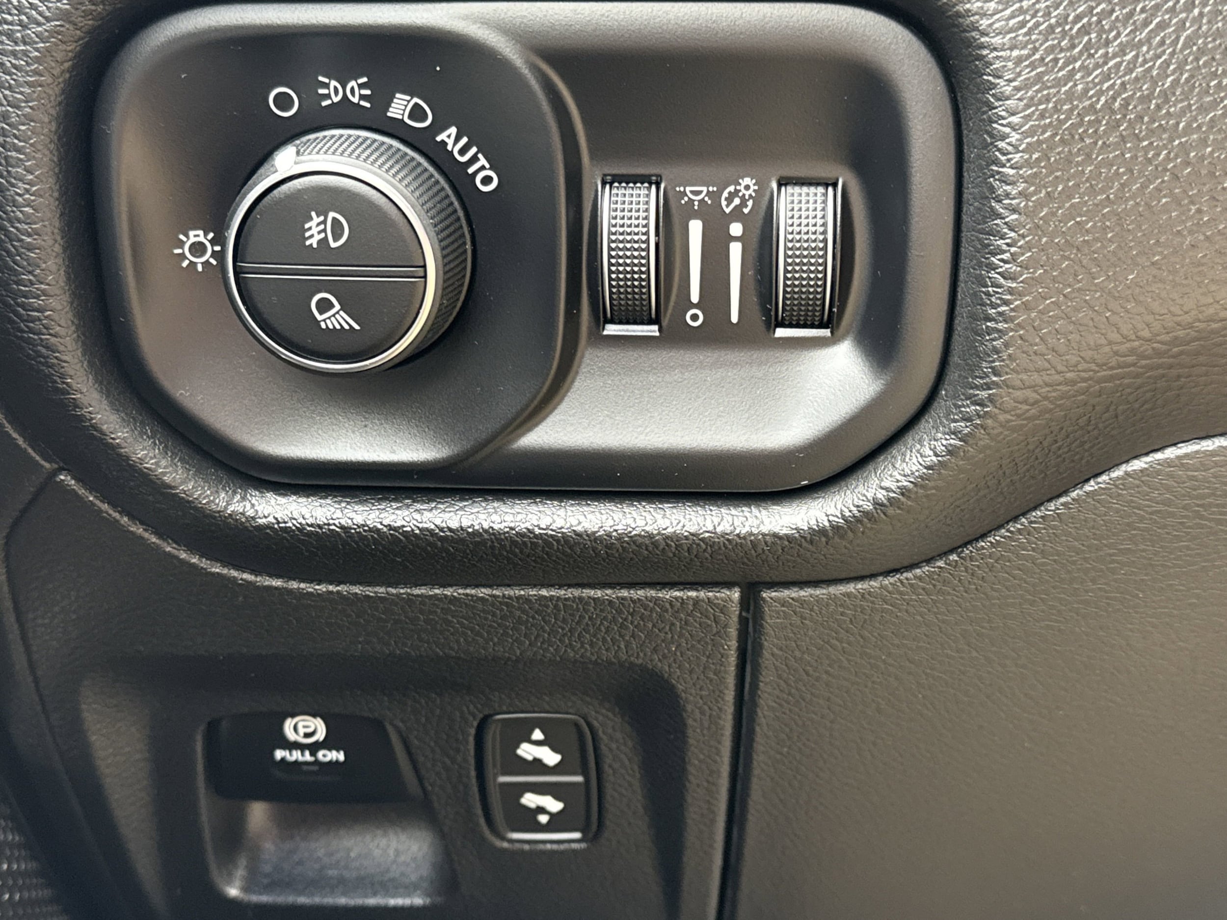 2025 RAM Ram 1500 Pickup Laramie - Photo 10