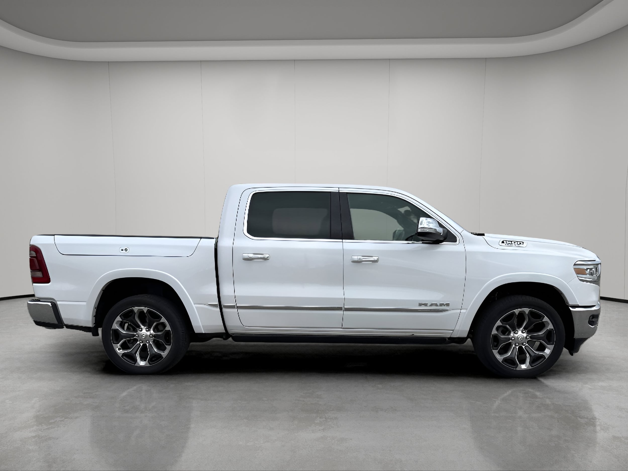 Used 2022 RAM Ram 1500 Pickup Limited with VIN 1C6SRFHT7NN252104 for sale in Bemidji, Minnesota