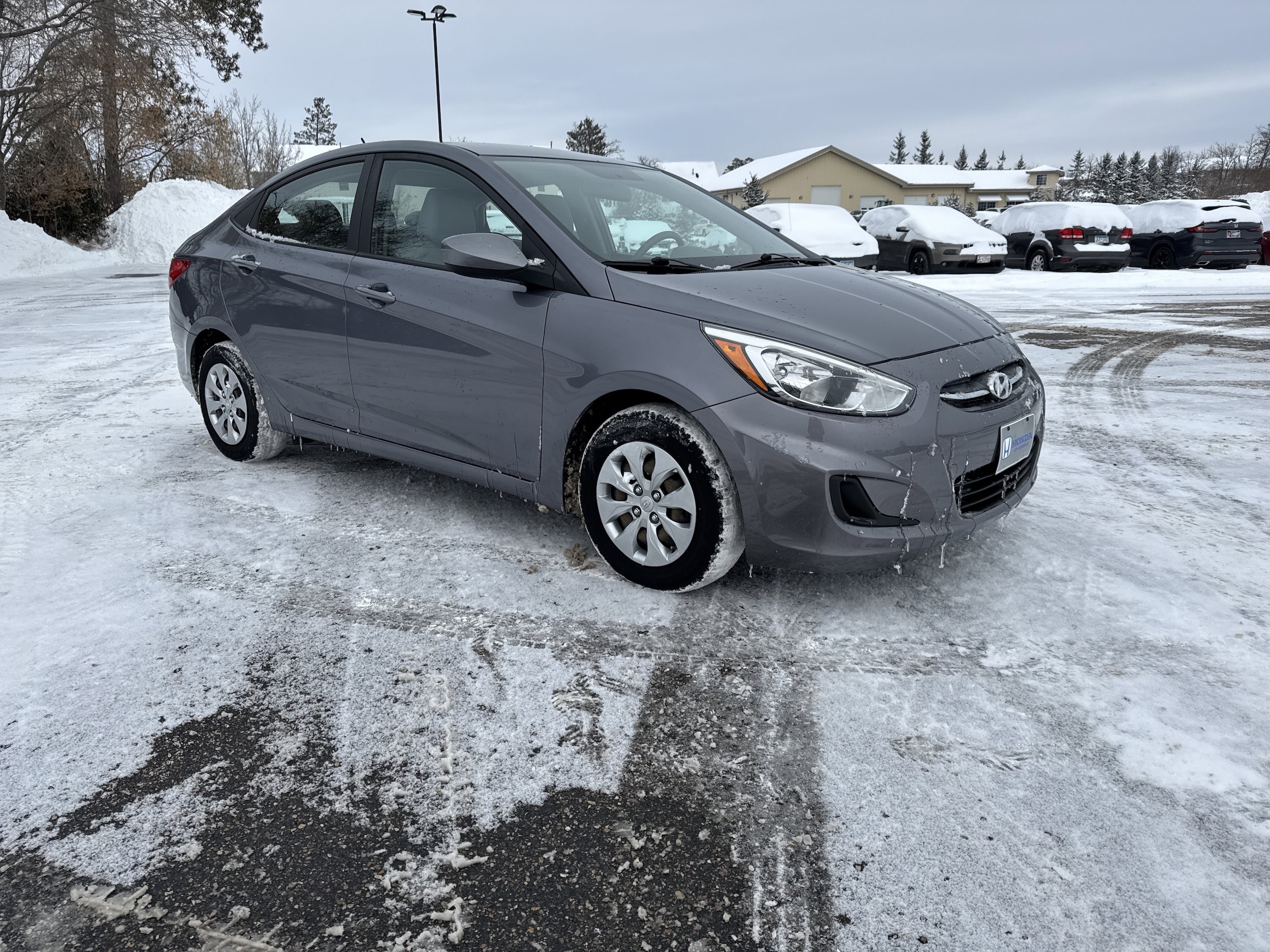 2017 Hyundai Accent SE's photo