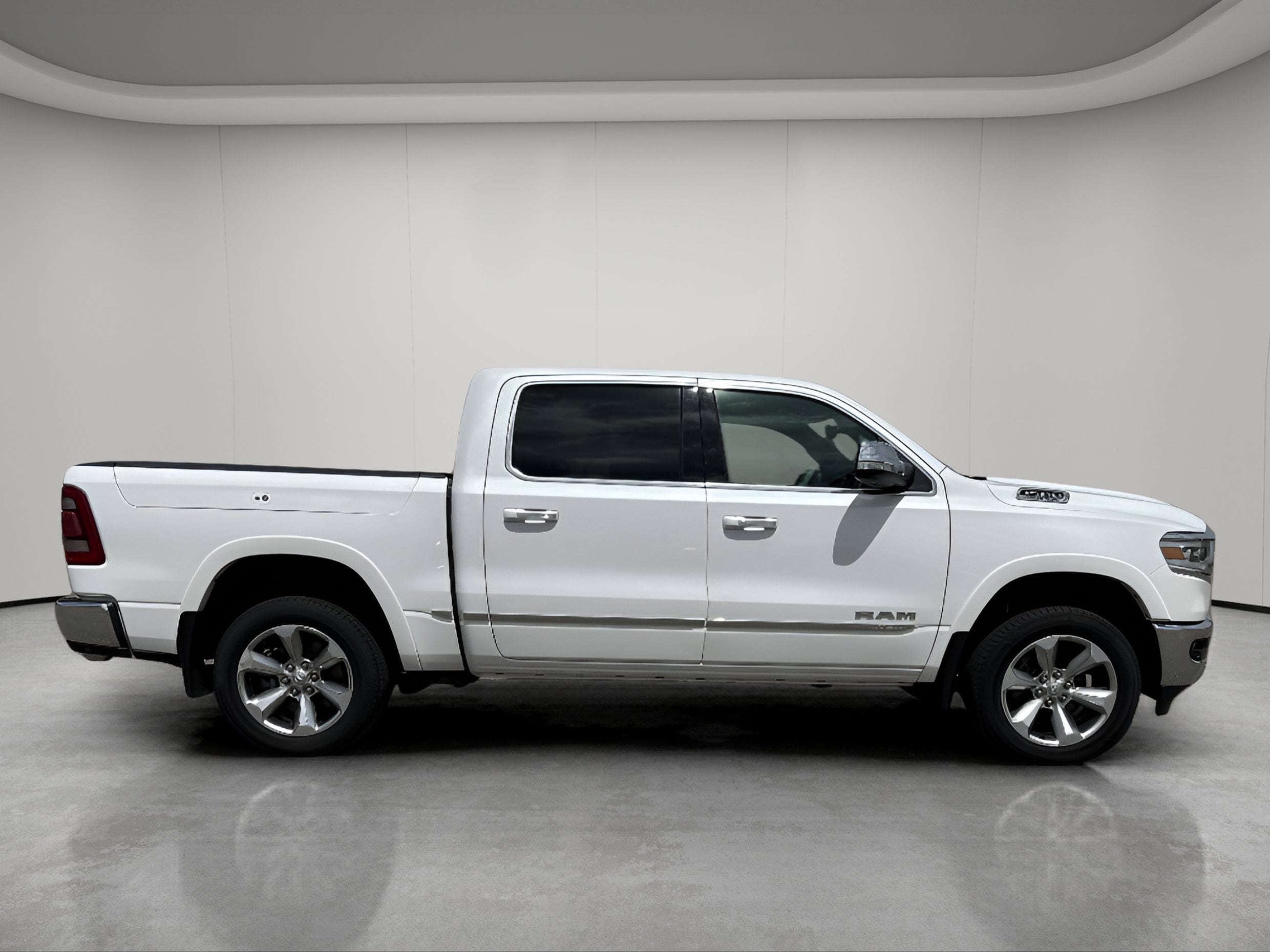 Used 2019 RAM Ram 1500 Pickup Limited with VIN 1C6SRFHT8KN777720 for sale in Bemidji, Minnesota