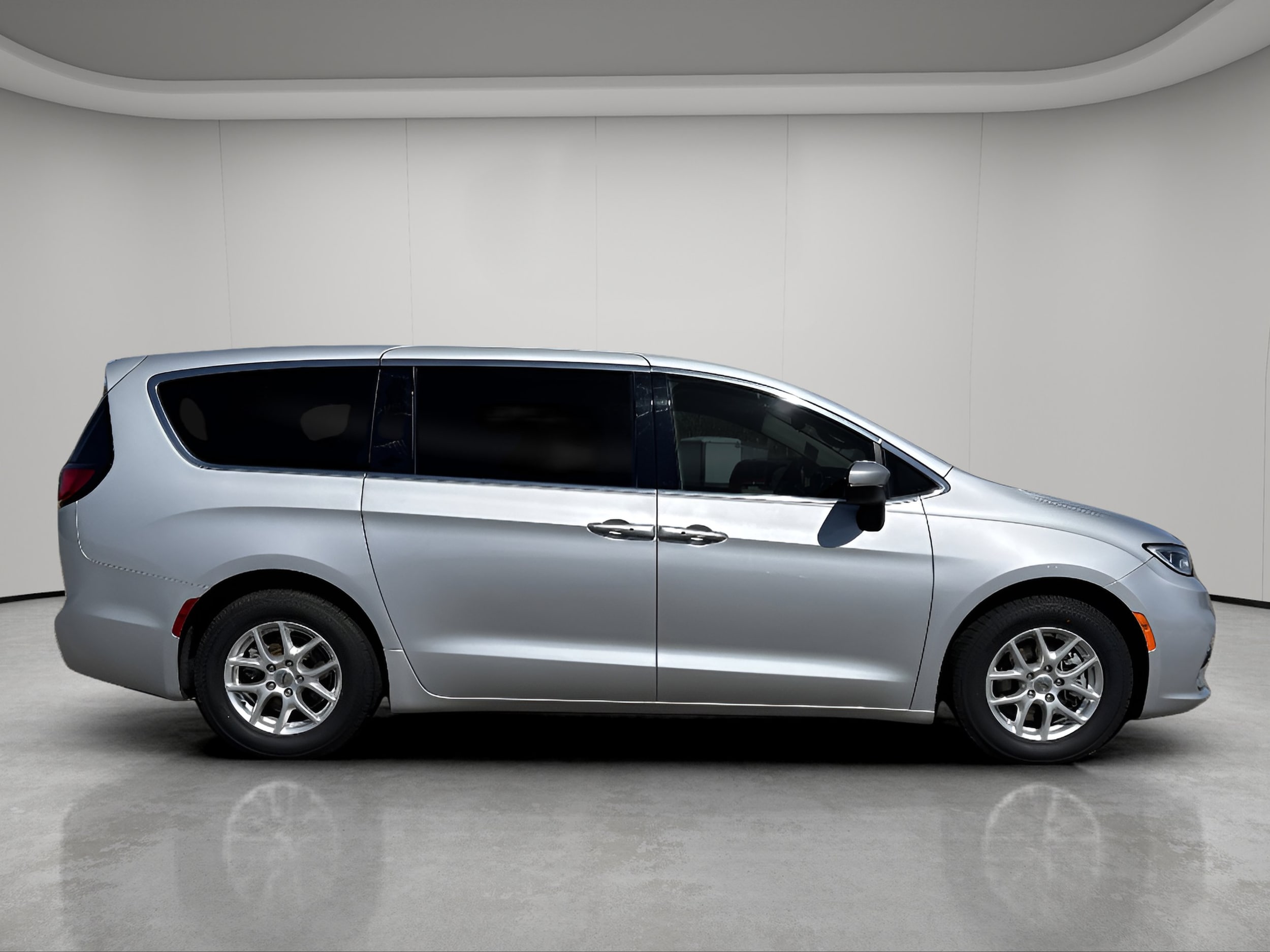 Used 2023 Chrysler Pacifica Touring L with VIN 2C4RC1BG4PR582070 for sale in Bemidji, Minnesota