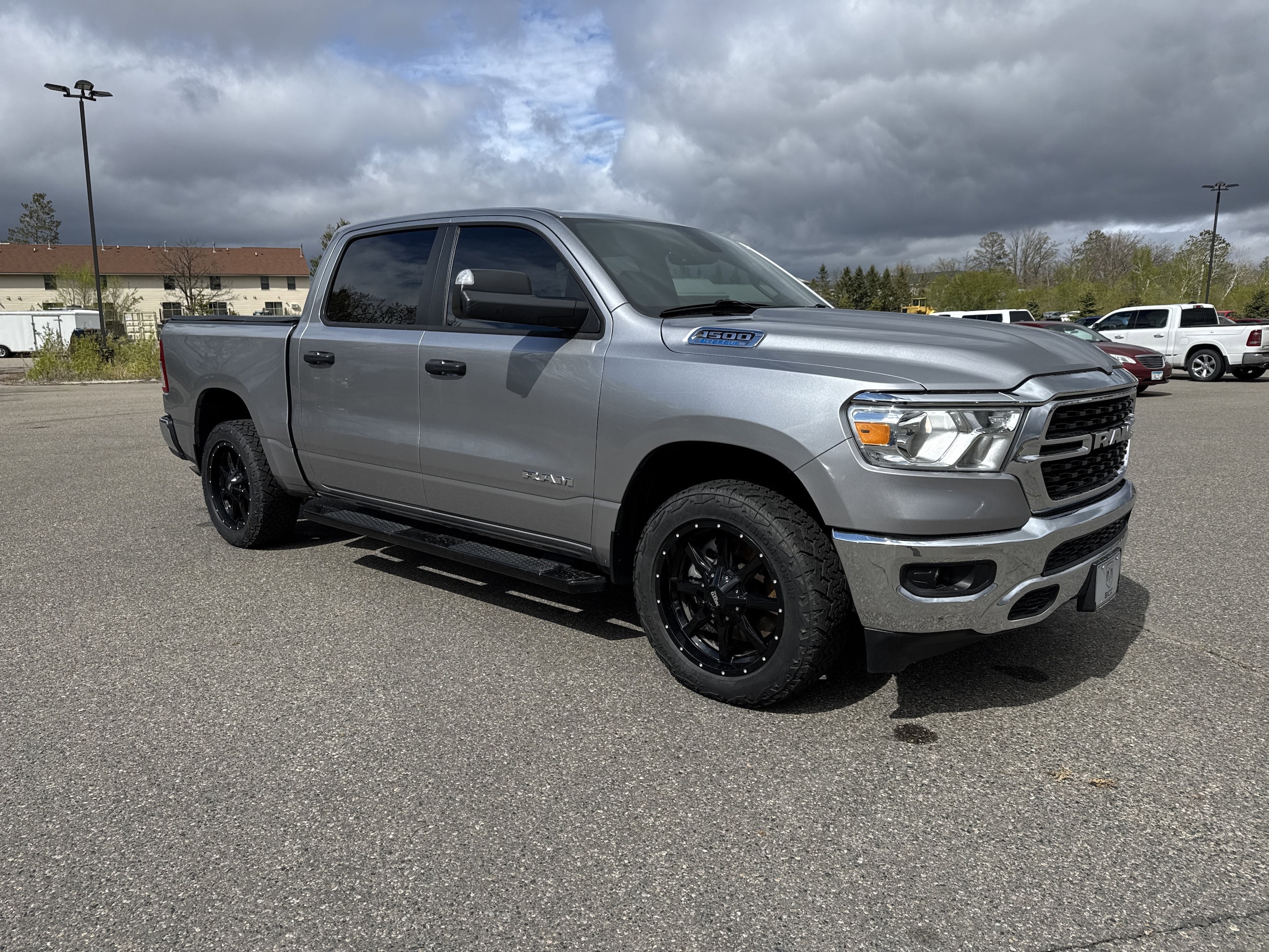 2023 RAM 1500 Big Horn/Lone Star 4x4 Crew Cab 5'7's photo