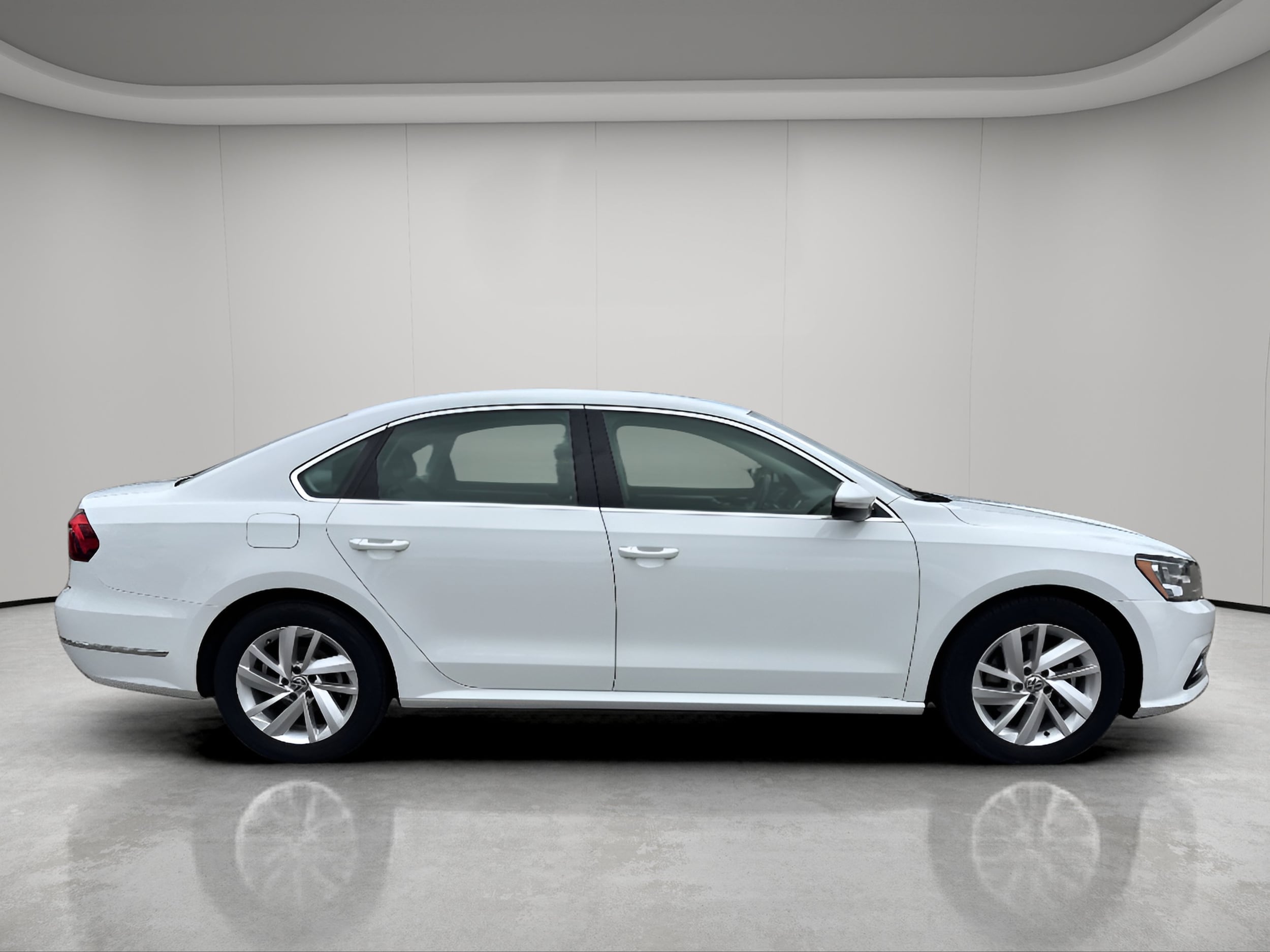 Used 2018 Volkswagen Passat SE with VIN 1VWBA7A39JC048293 for sale in Bemidji, Minnesota