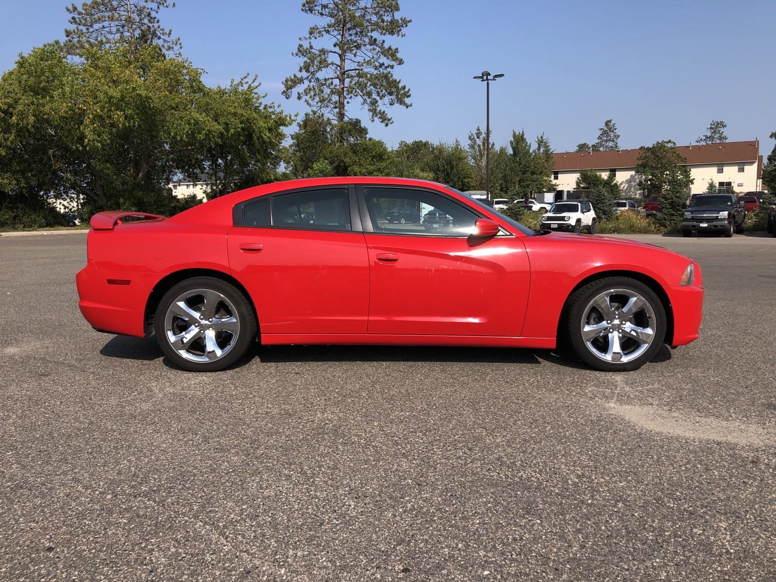 Used 2014 Dodge Charger SXT with VIN 2C3CDXHG2EH282662 for sale in Bemidji, MN