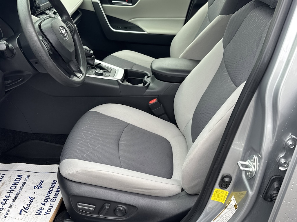 Used 2020 Toyota RAV4  SUV