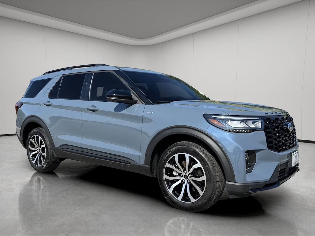 Used 2025 Ford Explorer  SUV
