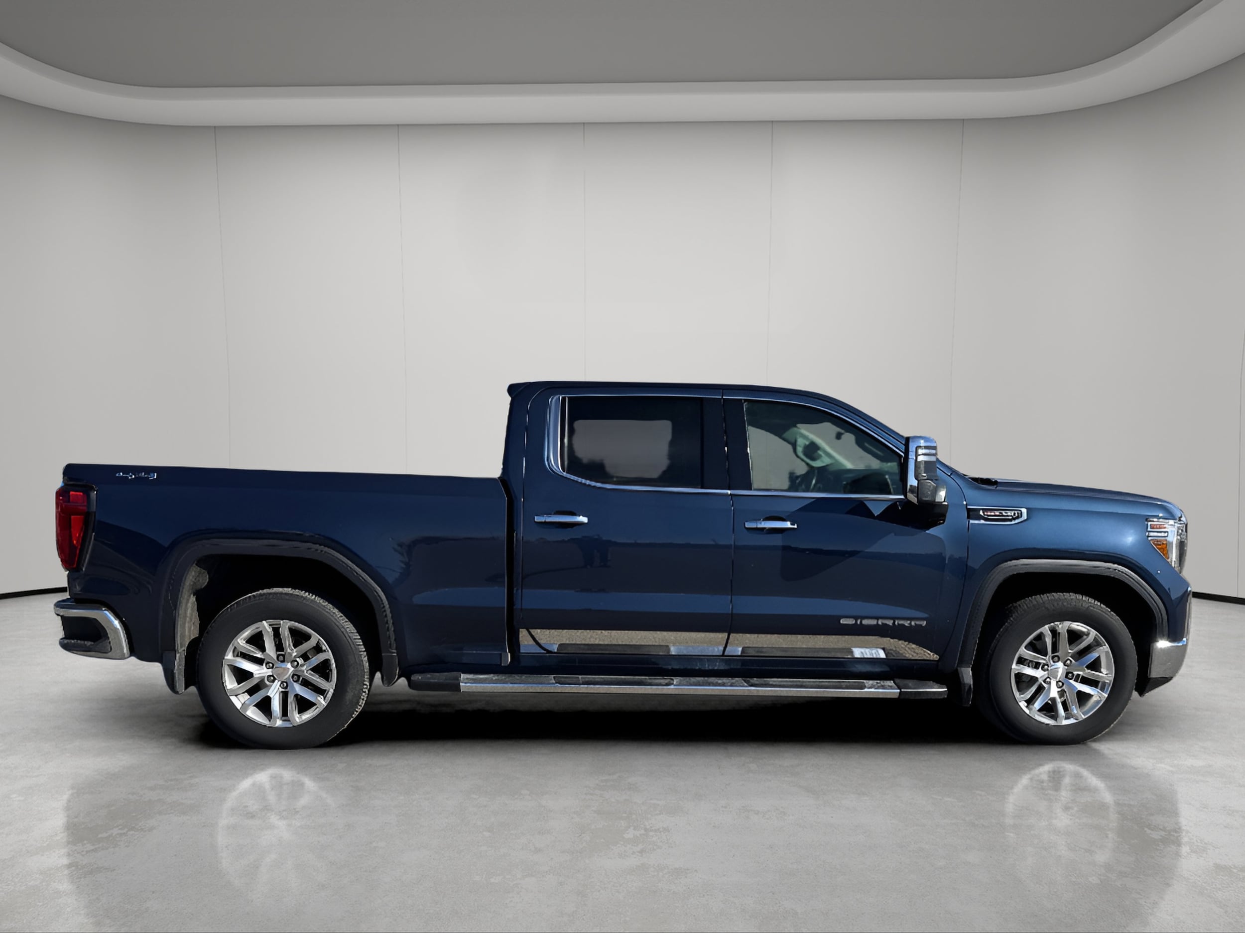 Used 2021 GMC Sierra 1500 SLT with VIN 3GTU9DEL9MG332327 for sale in Bemidji, Minnesota