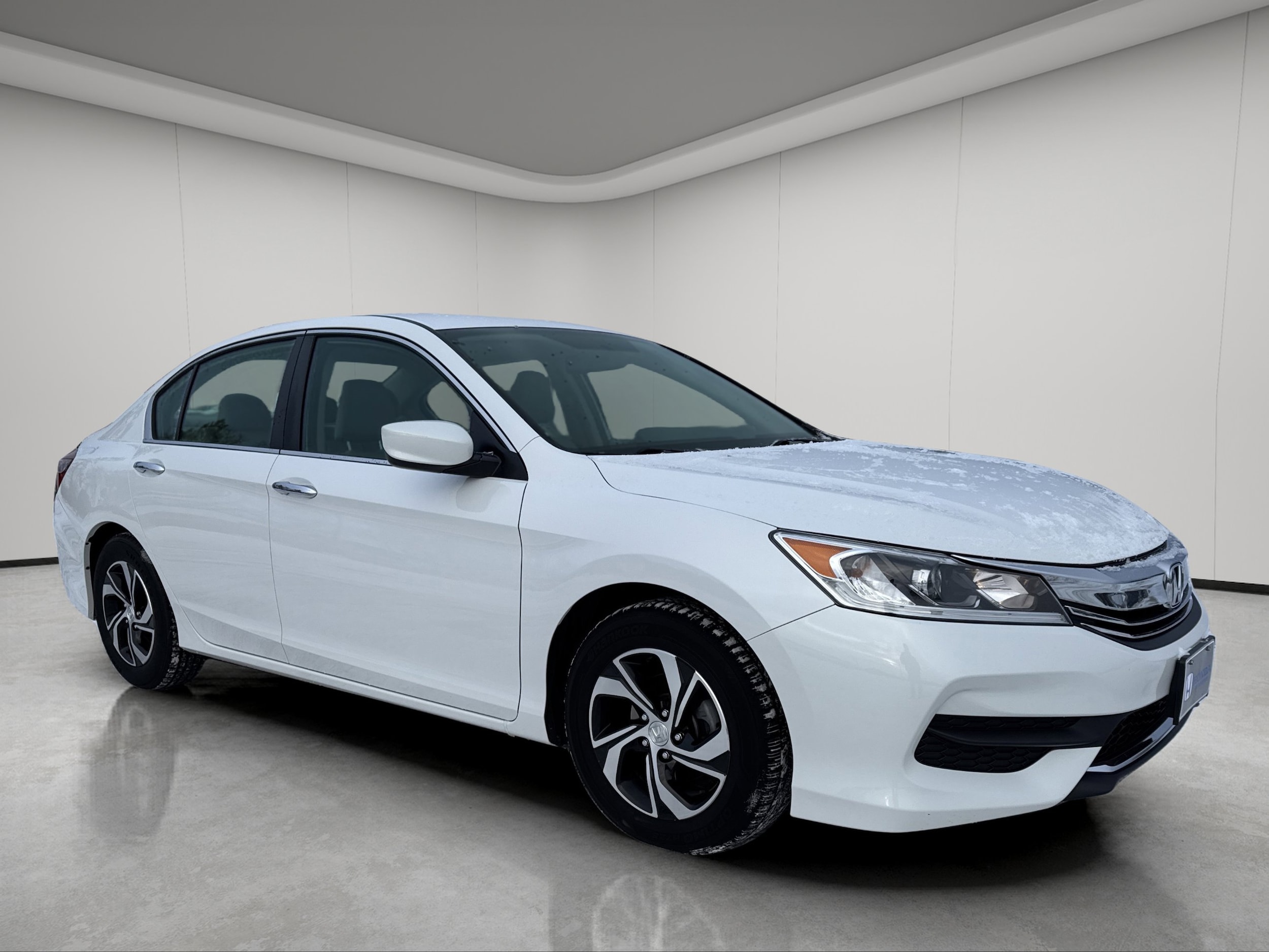 2017 Honda Accord LX's photo