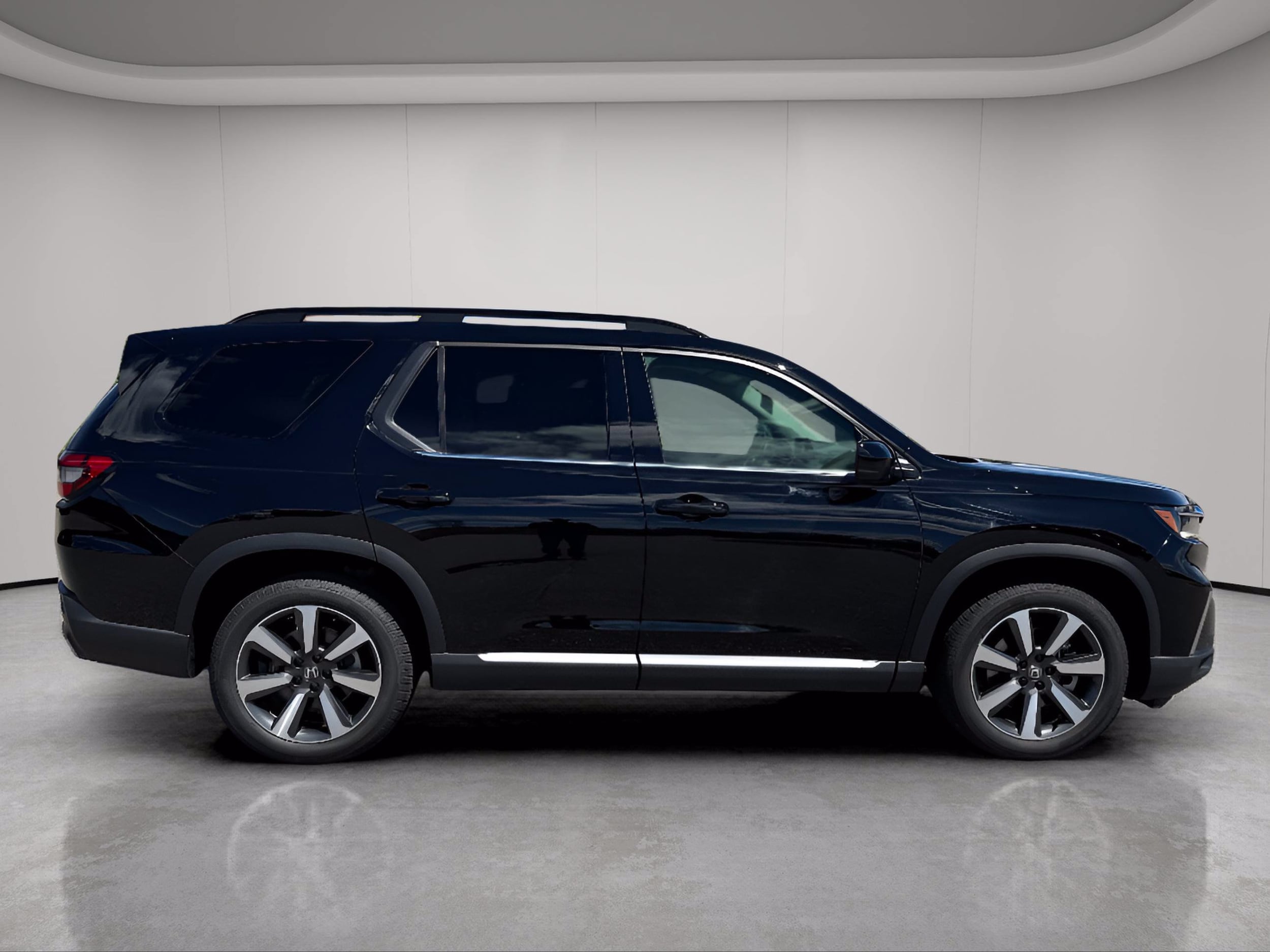 Used 2023 Honda Pilot Touring with VIN 5FNYG1H74PB047579 for sale in Bemidji, Minnesota