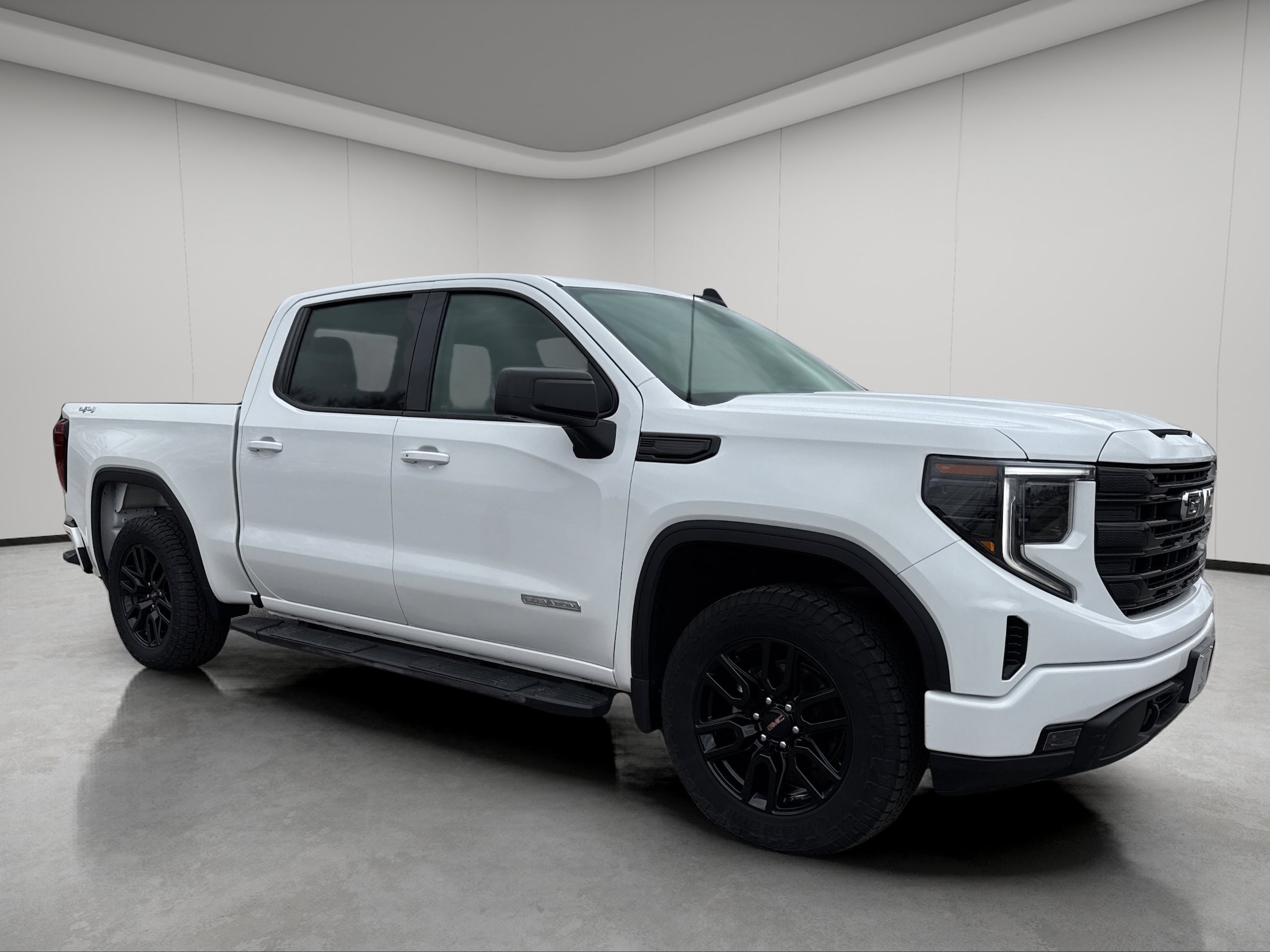 2023 GMC Sierra Elevation 4WD Crew Cab Short Box's photo