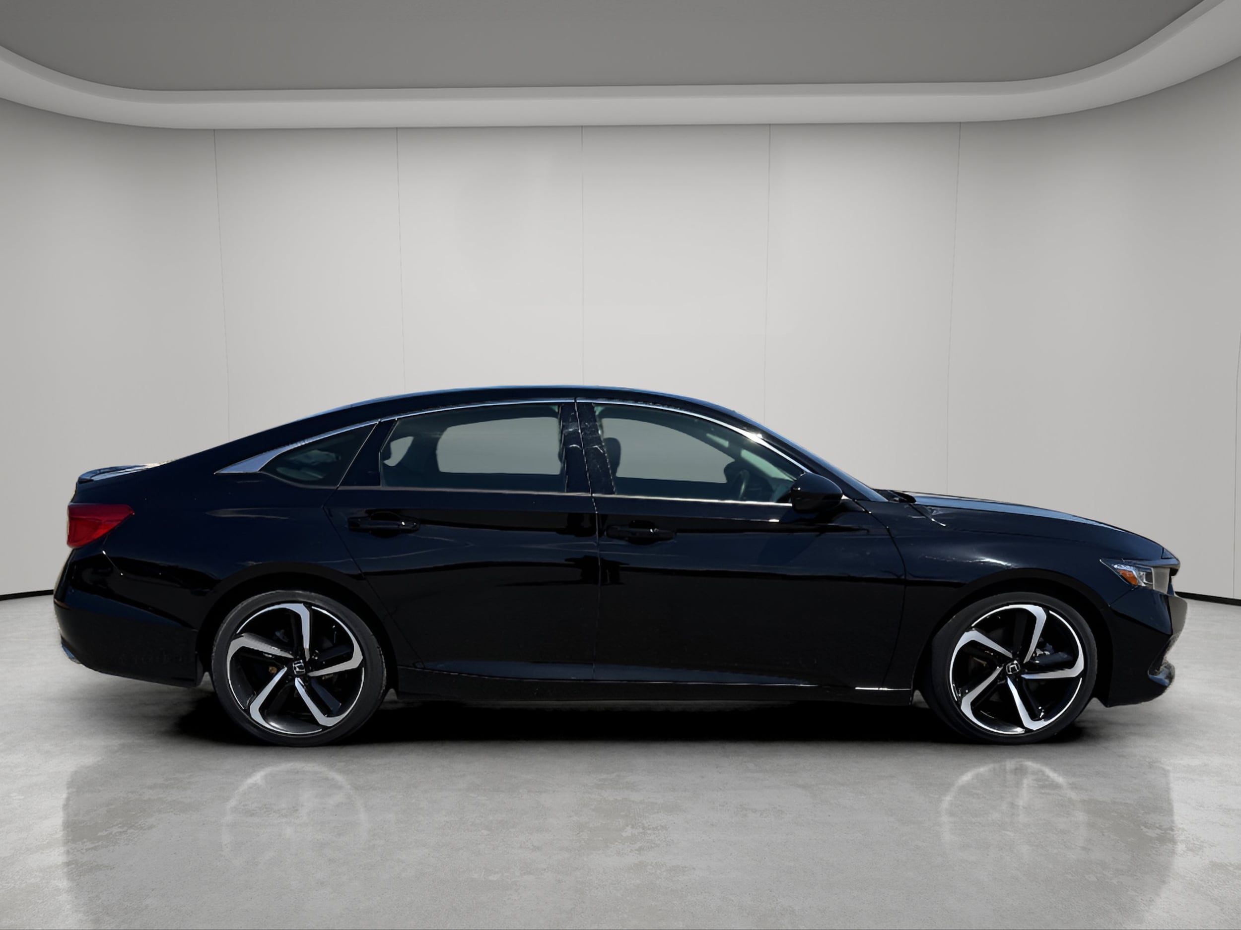 Used 2022 Honda Accord Sport SE with VIN 1HGCV1F40NA082233 for sale in Bemidji, Minnesota
