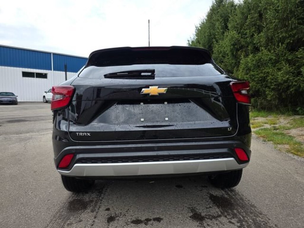 Used 2025 Chevrolet Trax LT SUV