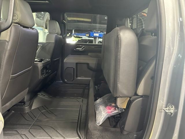 2026 Chevrolet Silverado 2500 HD ZR2 - Photo 25